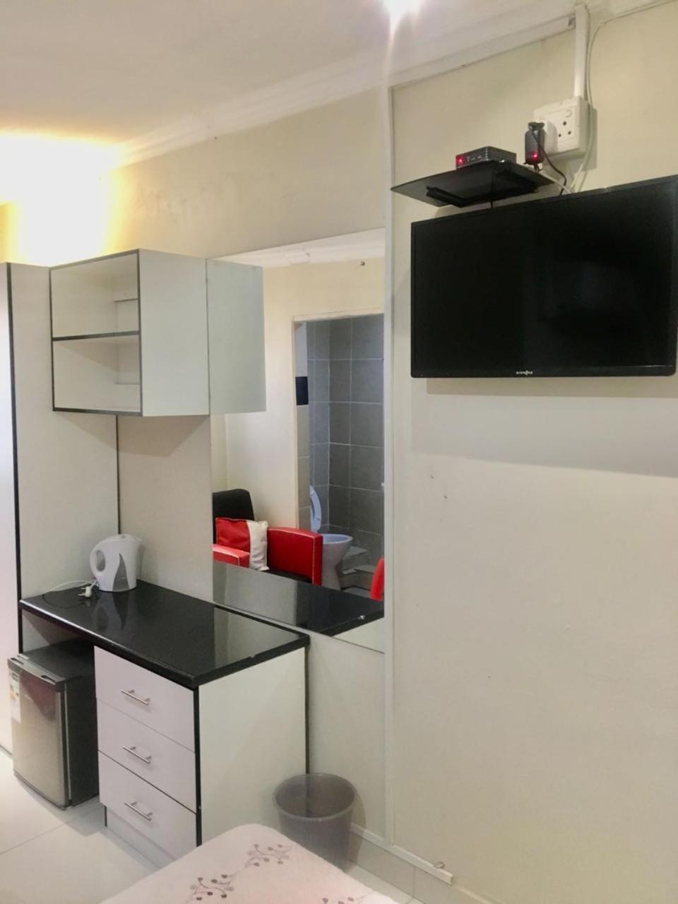 Tshedza Guest House Pretoria-Noord Dış mekan fotoğraf