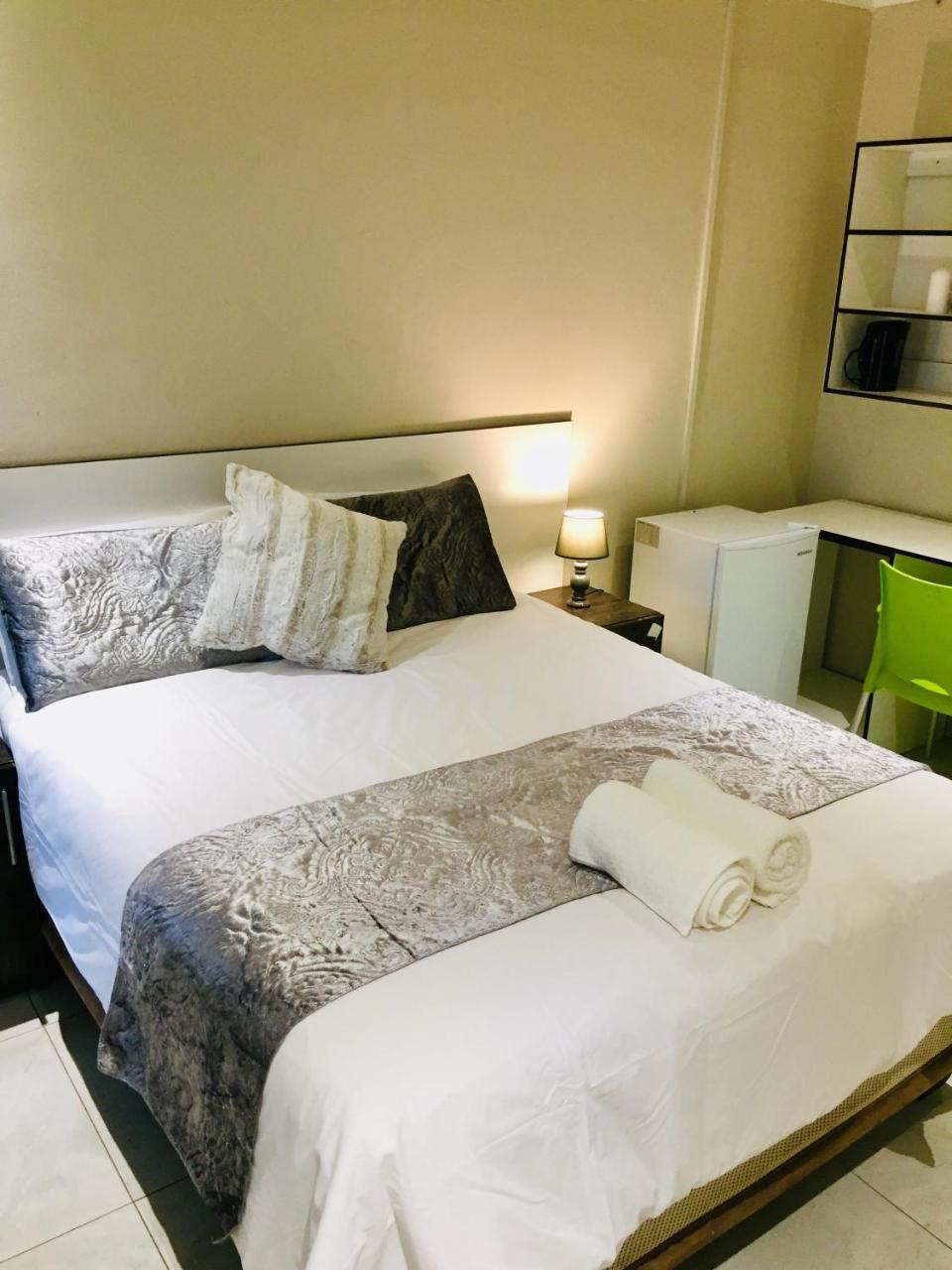 Tshedza Guest House Pretoria-Noord Dış mekan fotoğraf